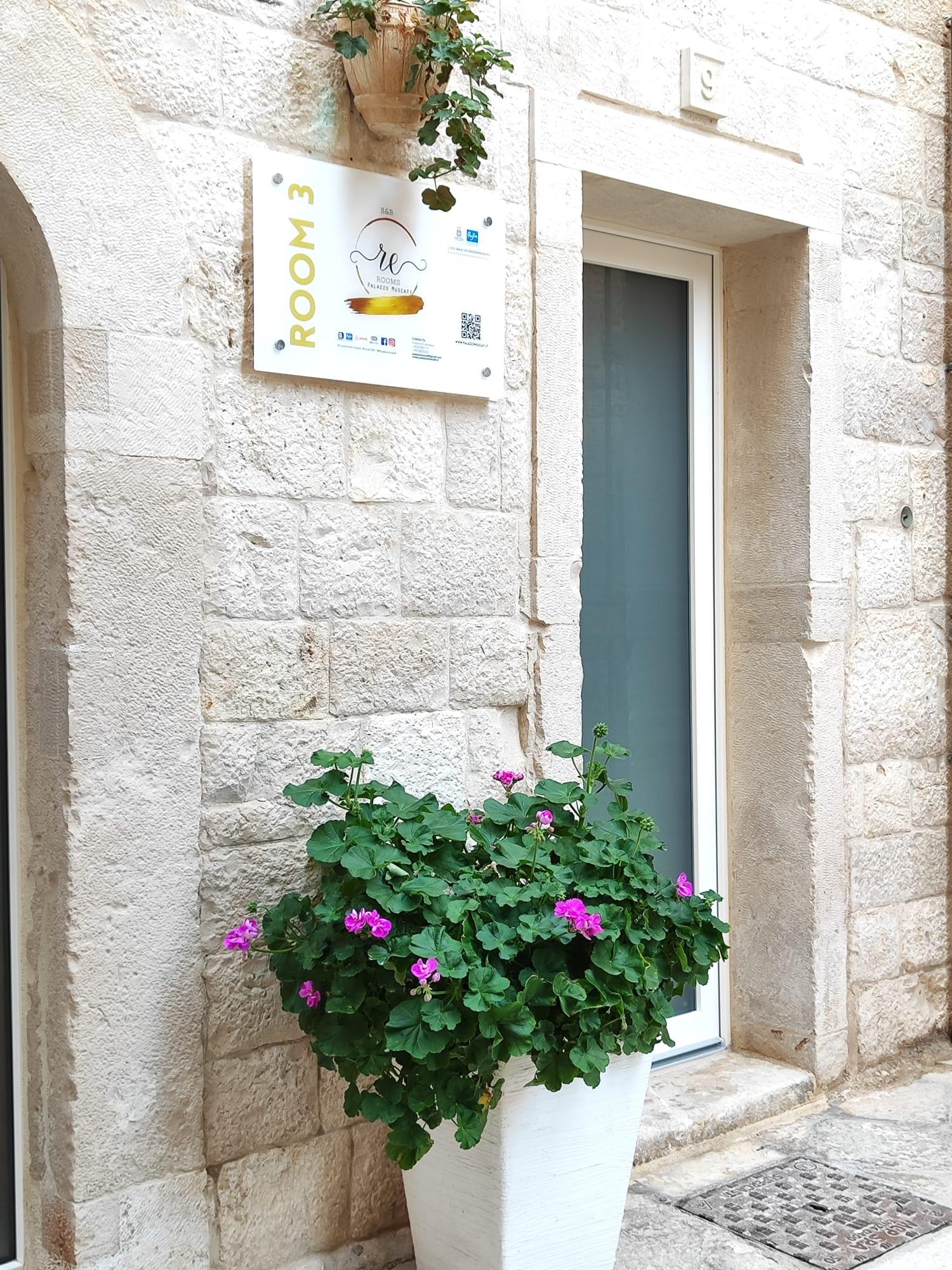 B&B Palazzo Muscati – Room 3 IMG3 B&B Palazzo Muscati - Room 3
